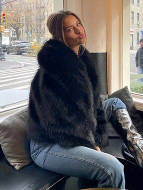 New Faux Fox Fur Collar Fashionable Short Jacket